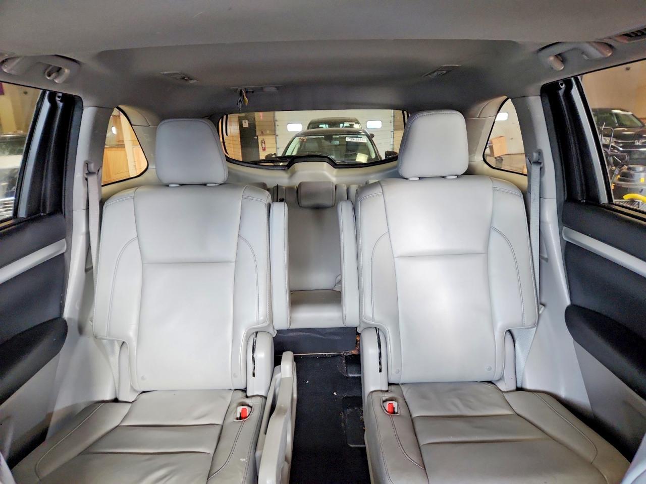 2015 TOYOTA HIGHLANDER