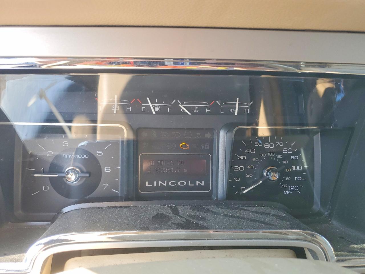 2010 LINCOLN Navigator