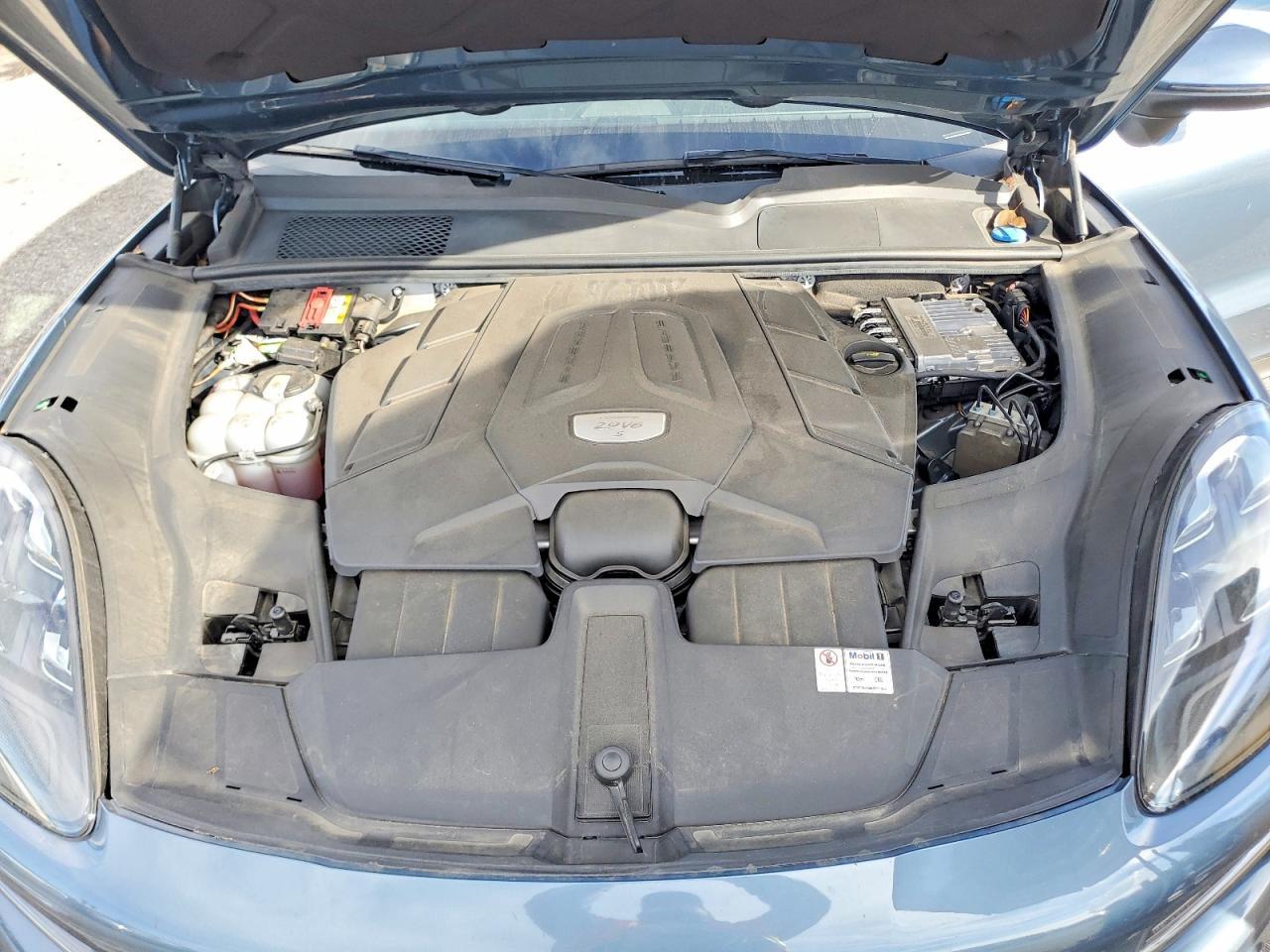 2019 PORSCHE CAYENNE
