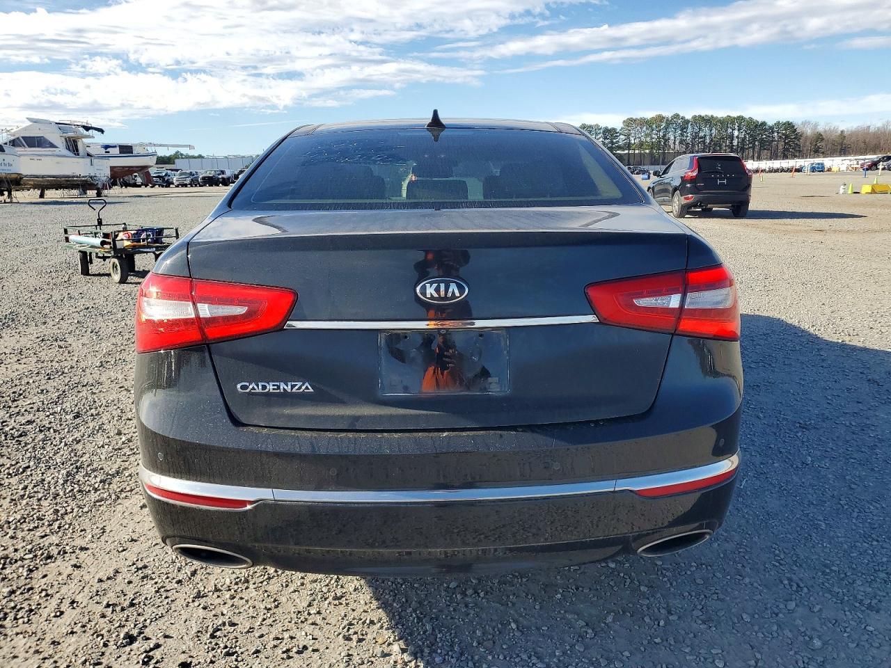 2016 KIA Cadenza