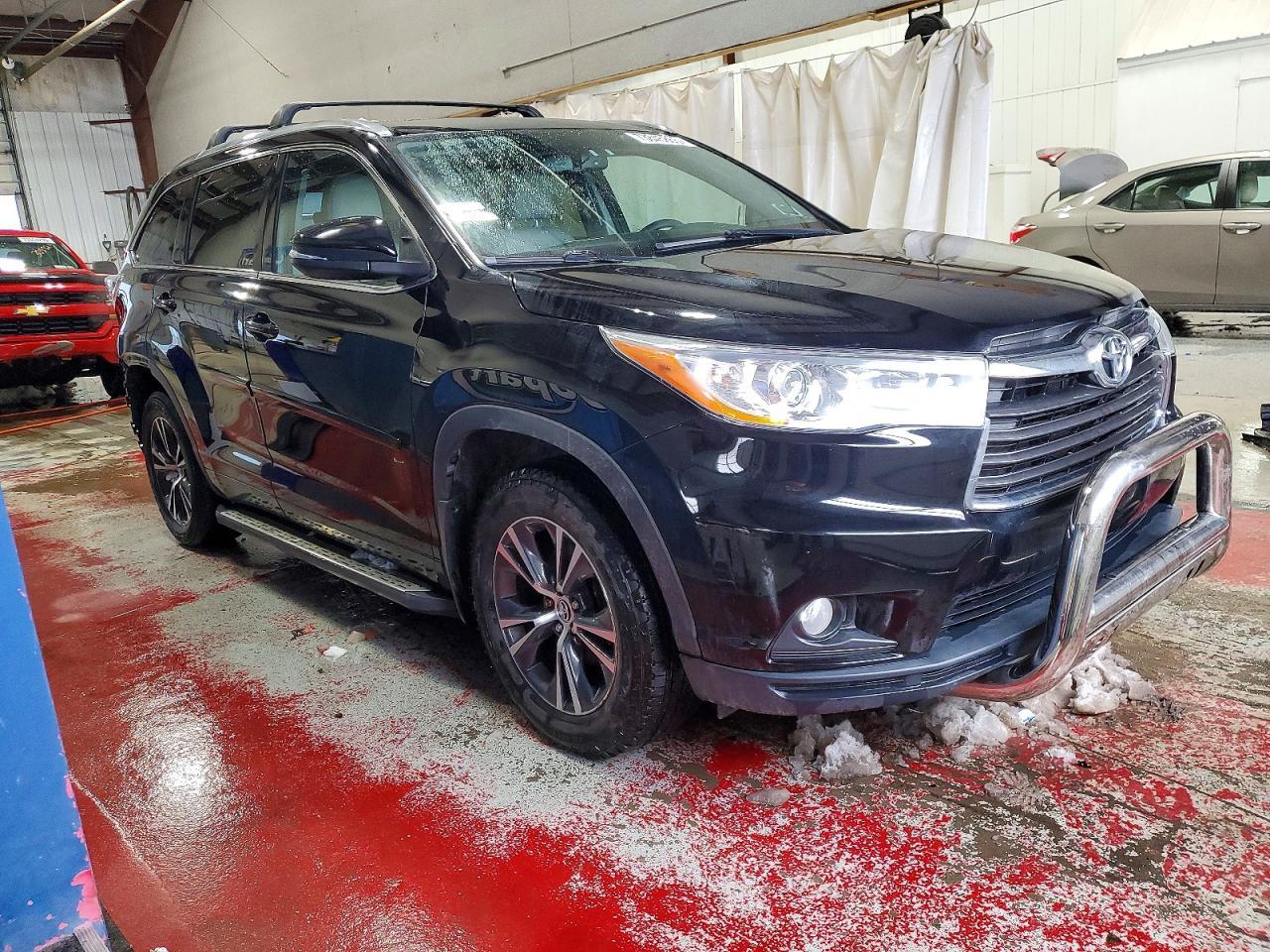 2016 TOYOTA HIGHLANDER