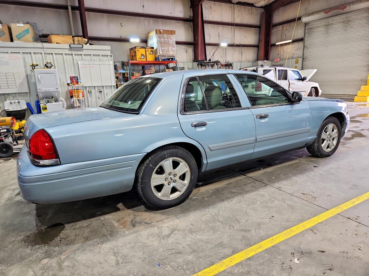 2011 FORD Crown Victoria