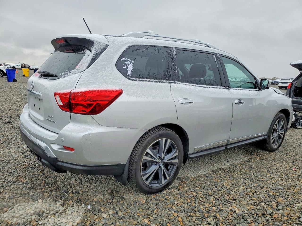 2017 NISSAN PATHFINDER