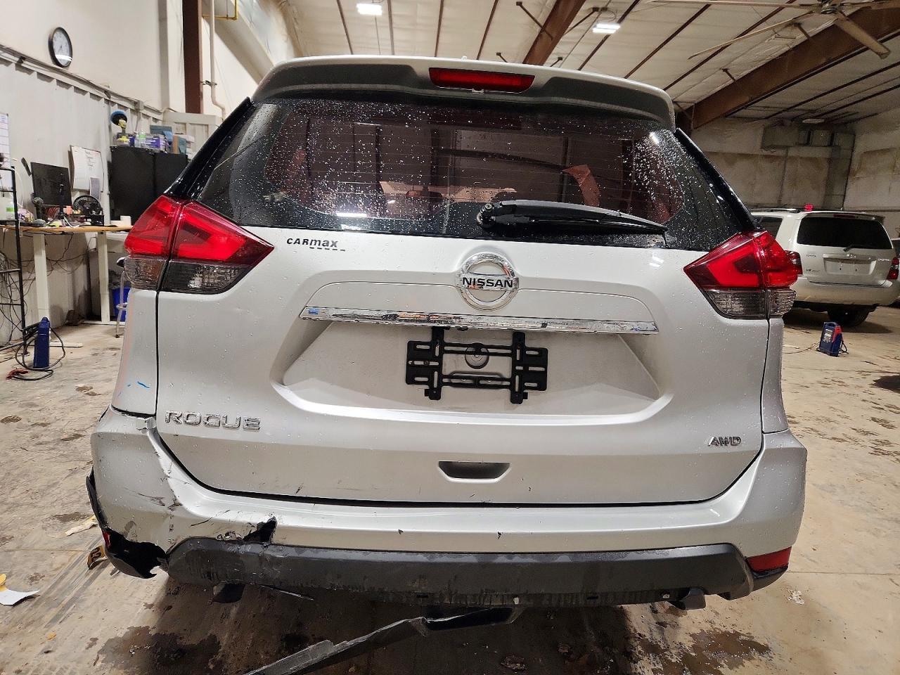 2017 NISSAN ROGUE