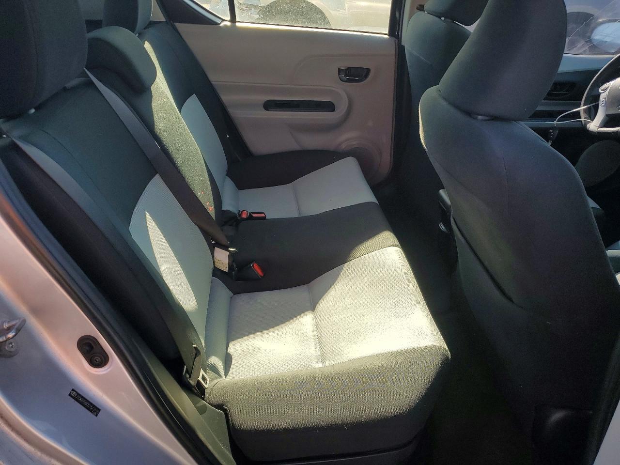 2012 TOYOTA Prius c