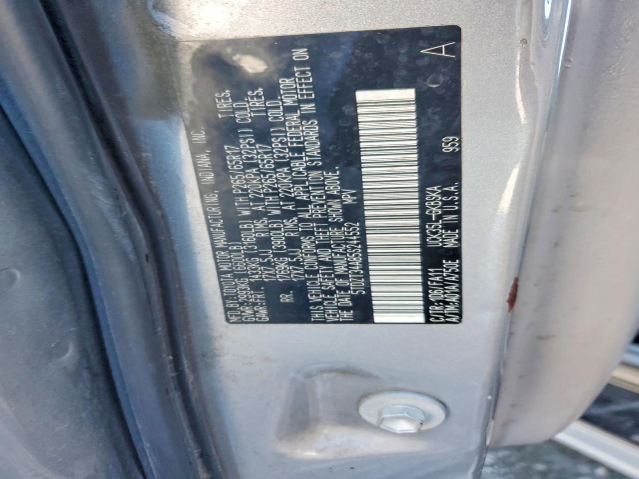 2005 TOYOTA Sequoia