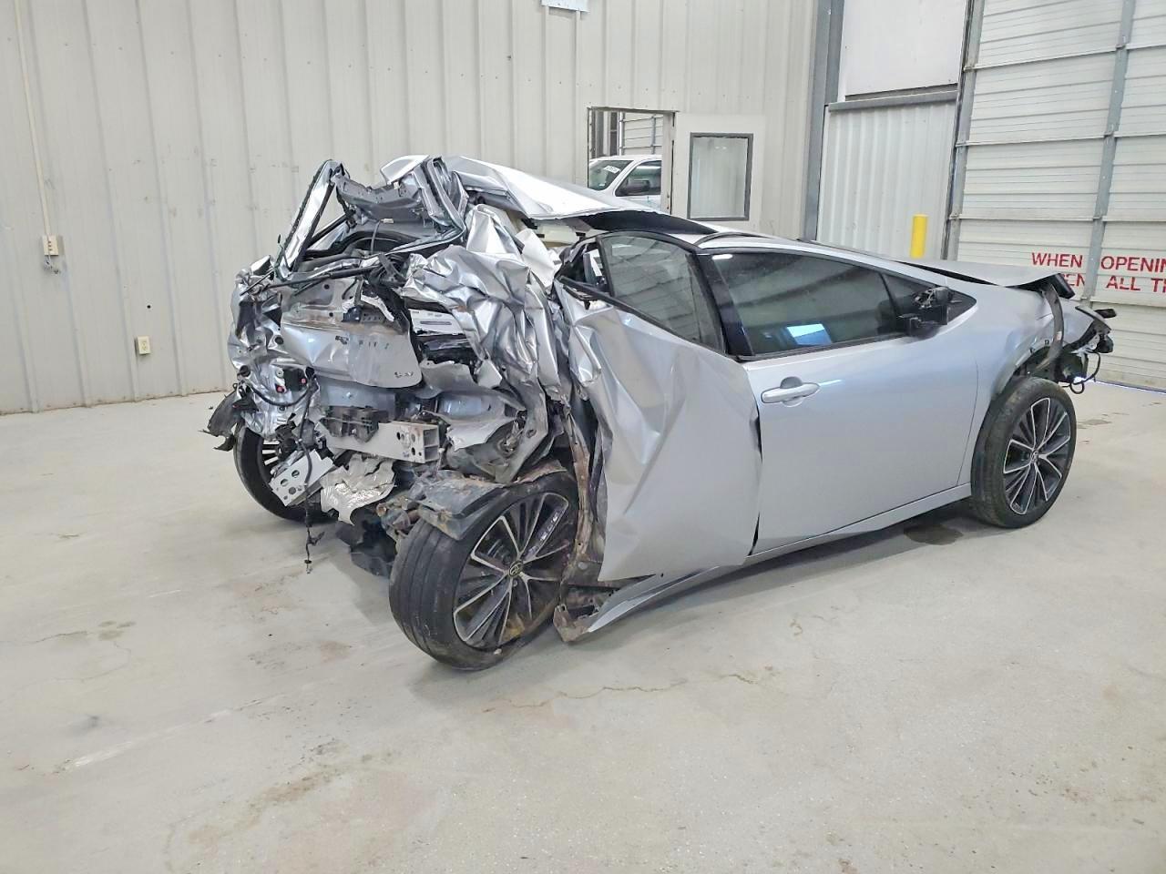 2024 TOYOTA PRIUS