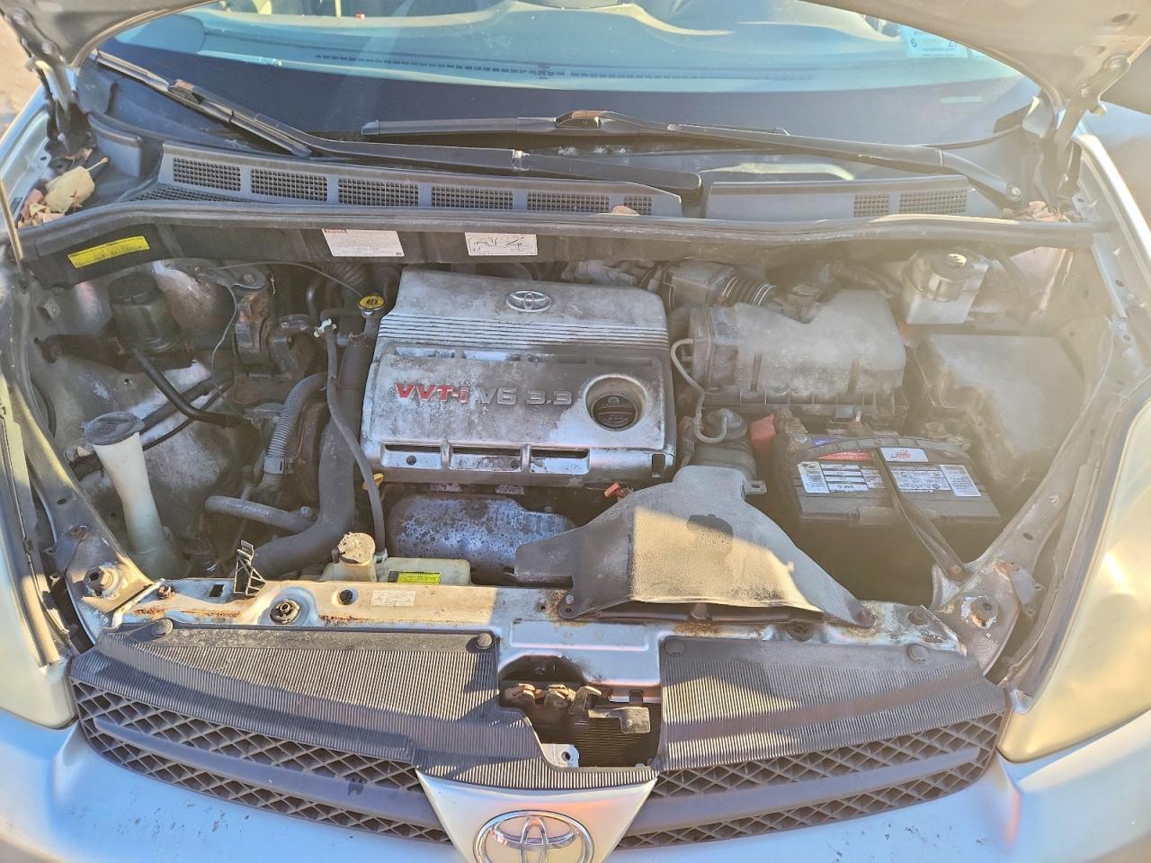 2005 TOYOTA SIENNA