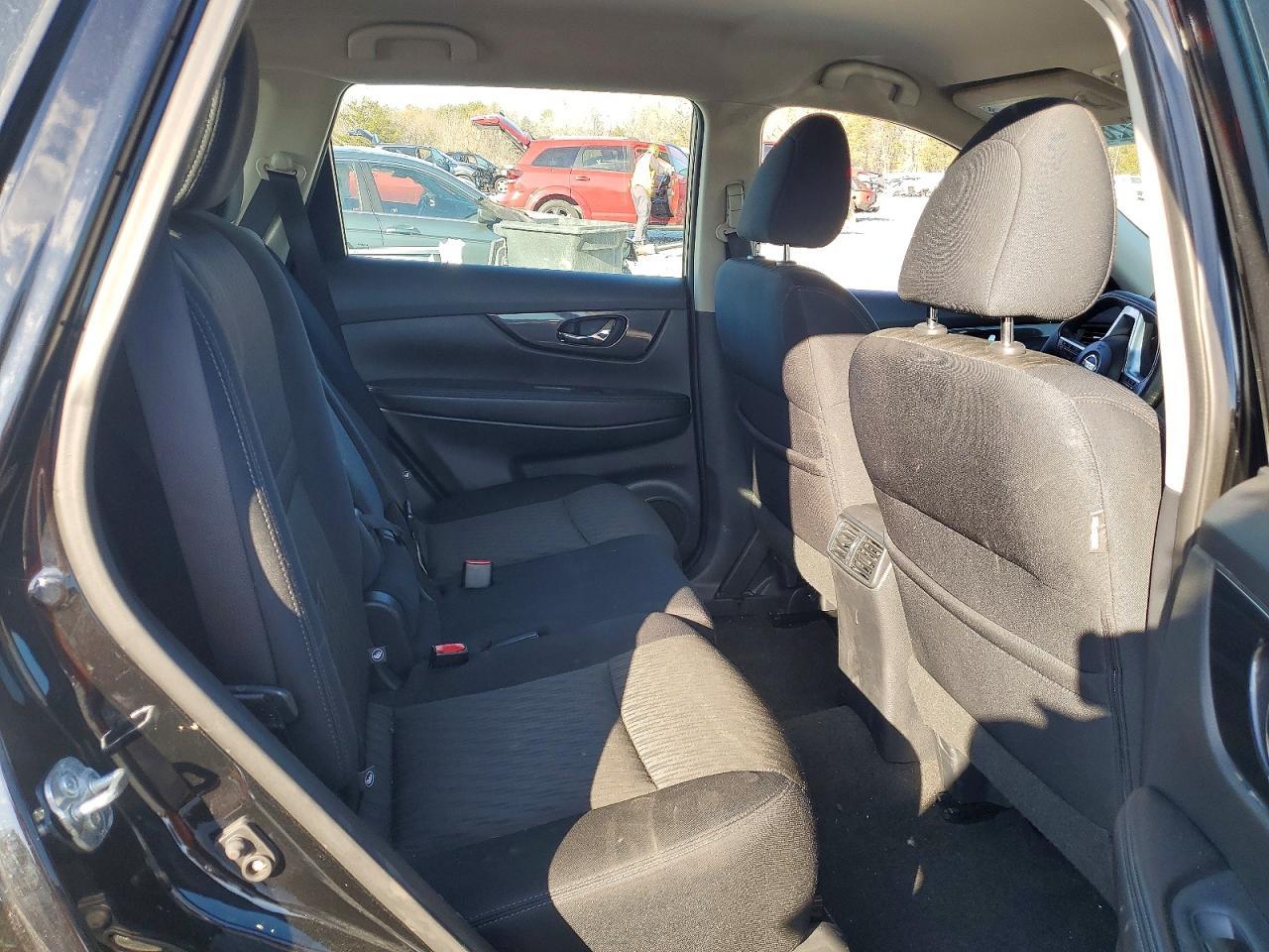 2017 NISSAN ROGUE