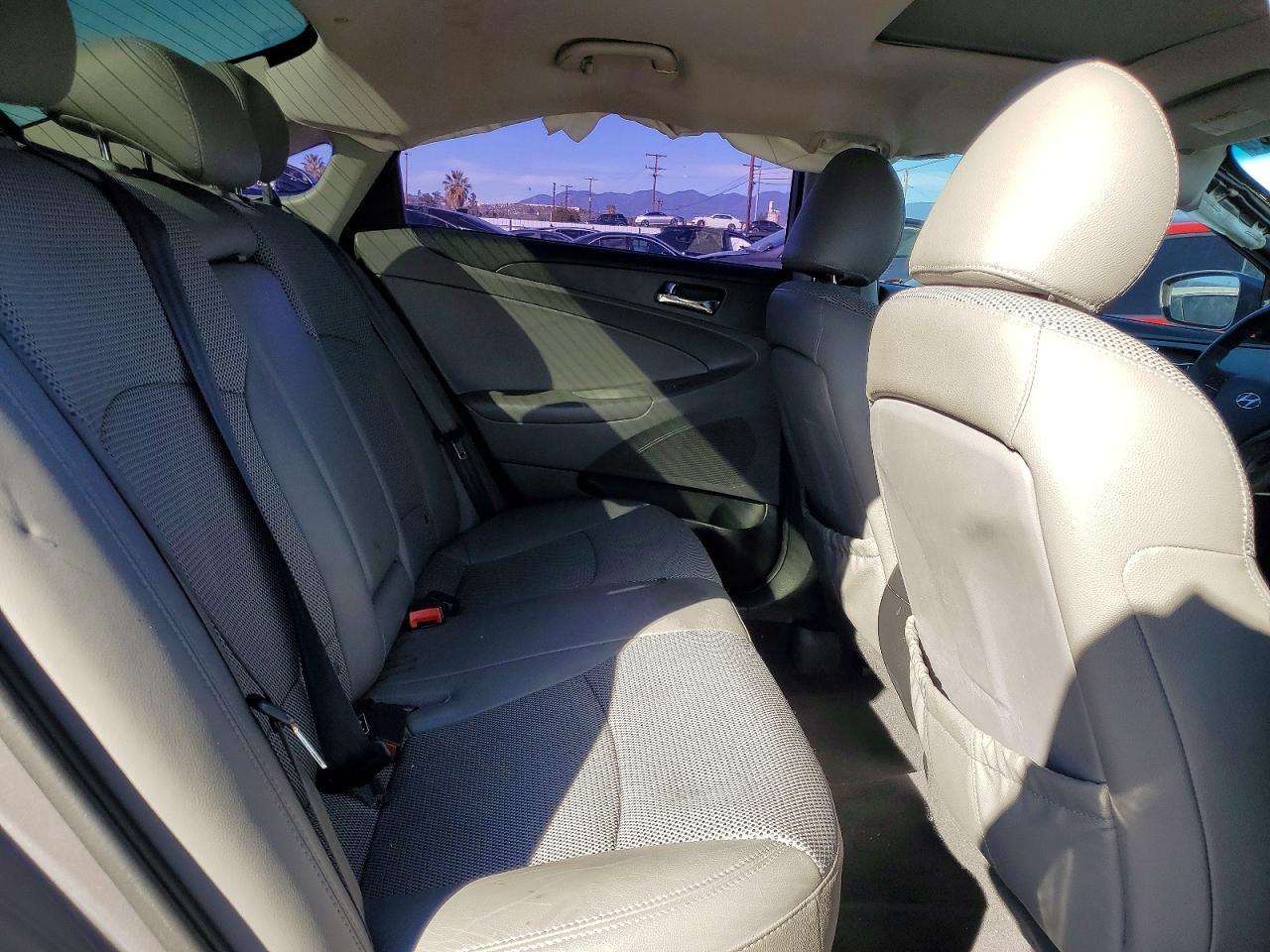 2012 HYUNDAI SONATA