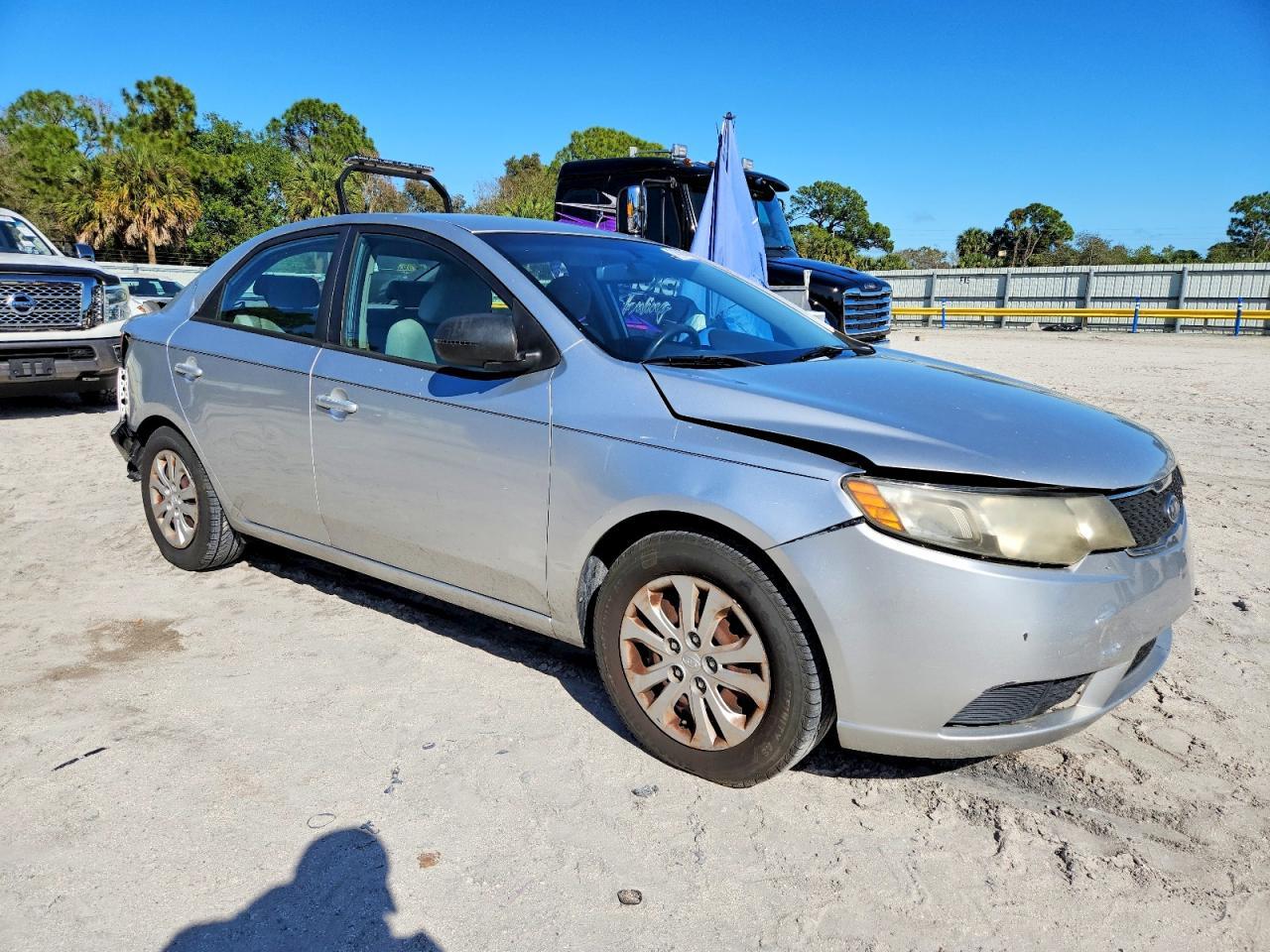 2013 KIA FORTE