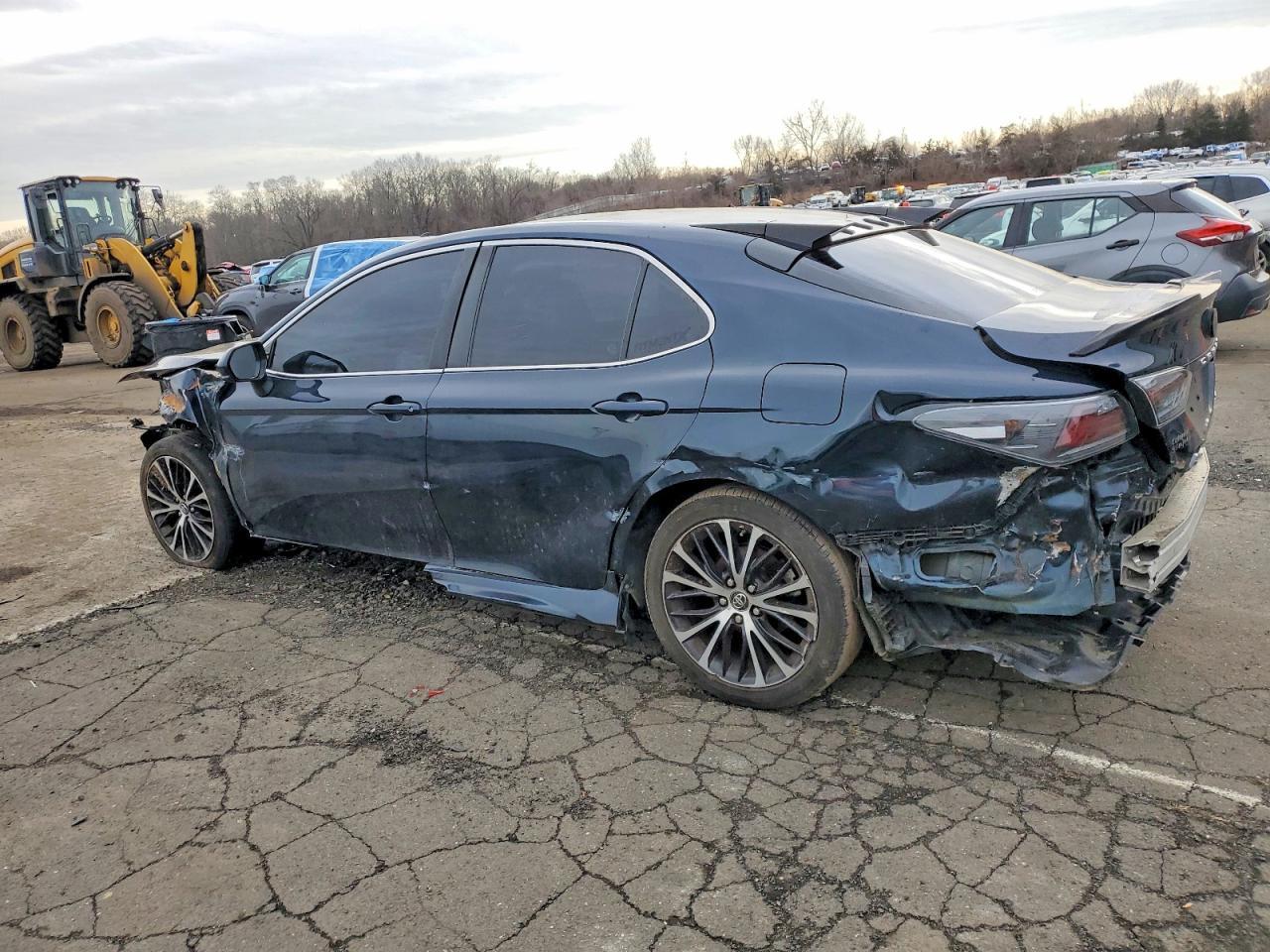 2018 TOYOTA CAMRY