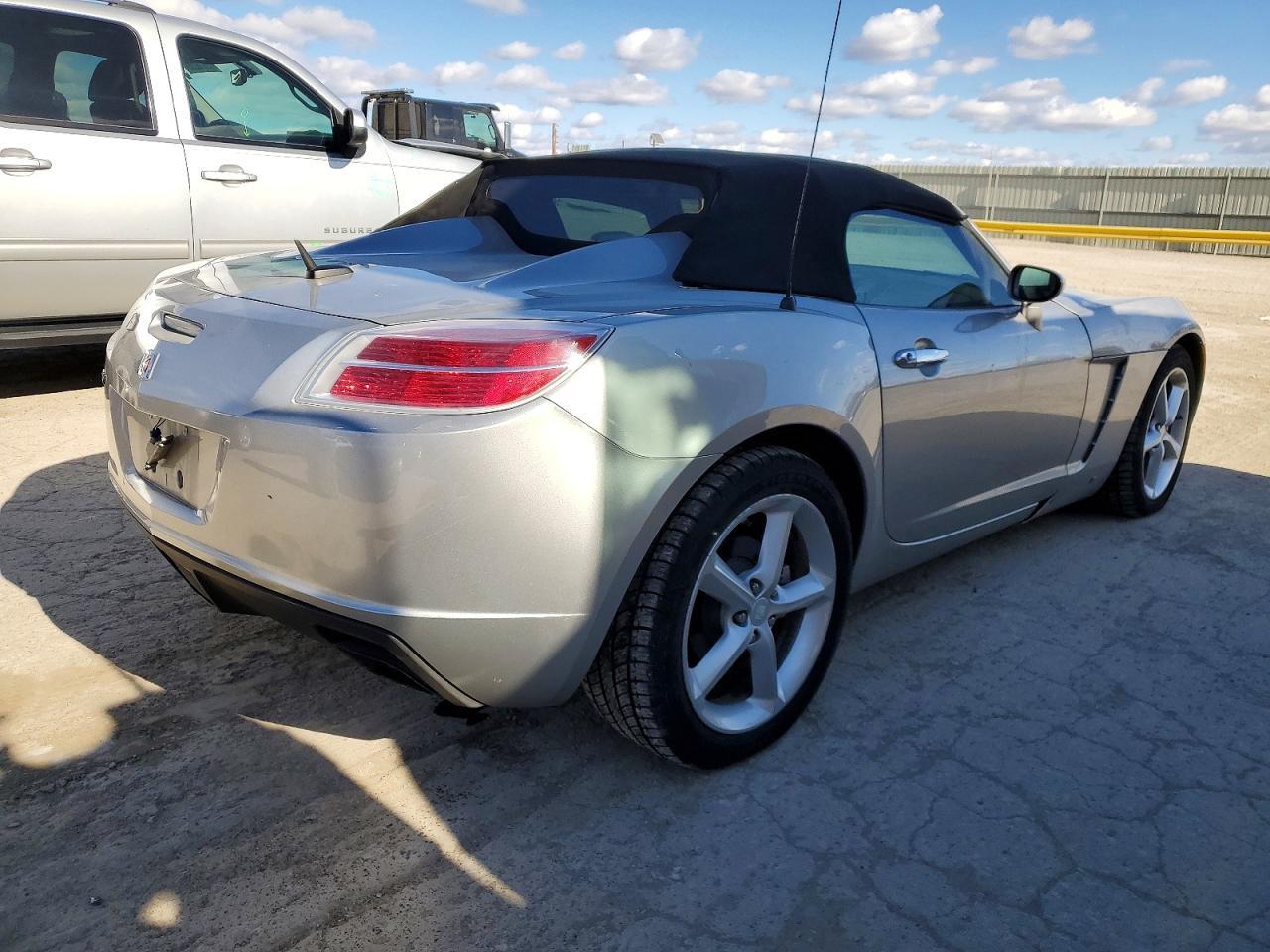 2009 SATURN Sky