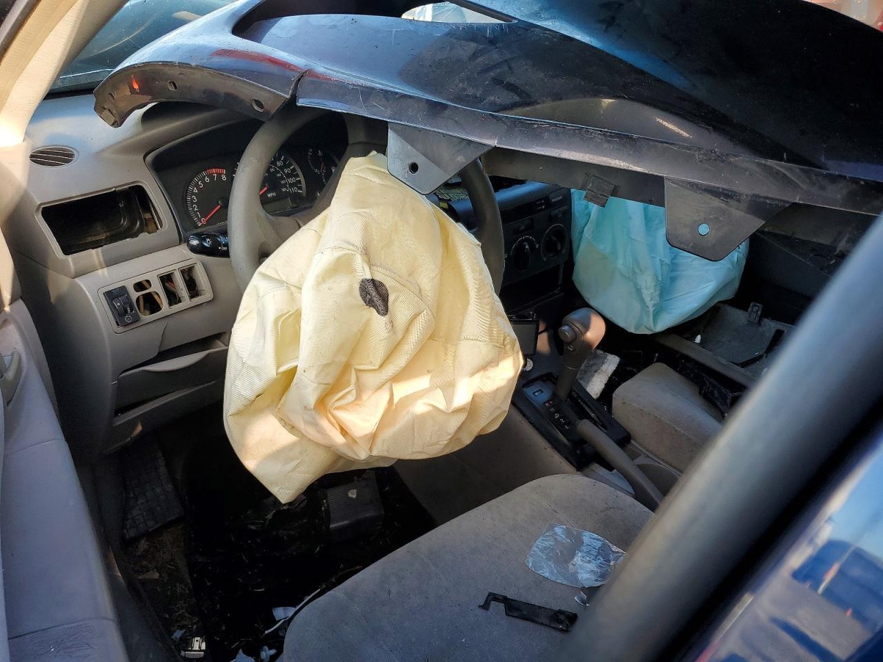 2004 TOYOTA COROLLA