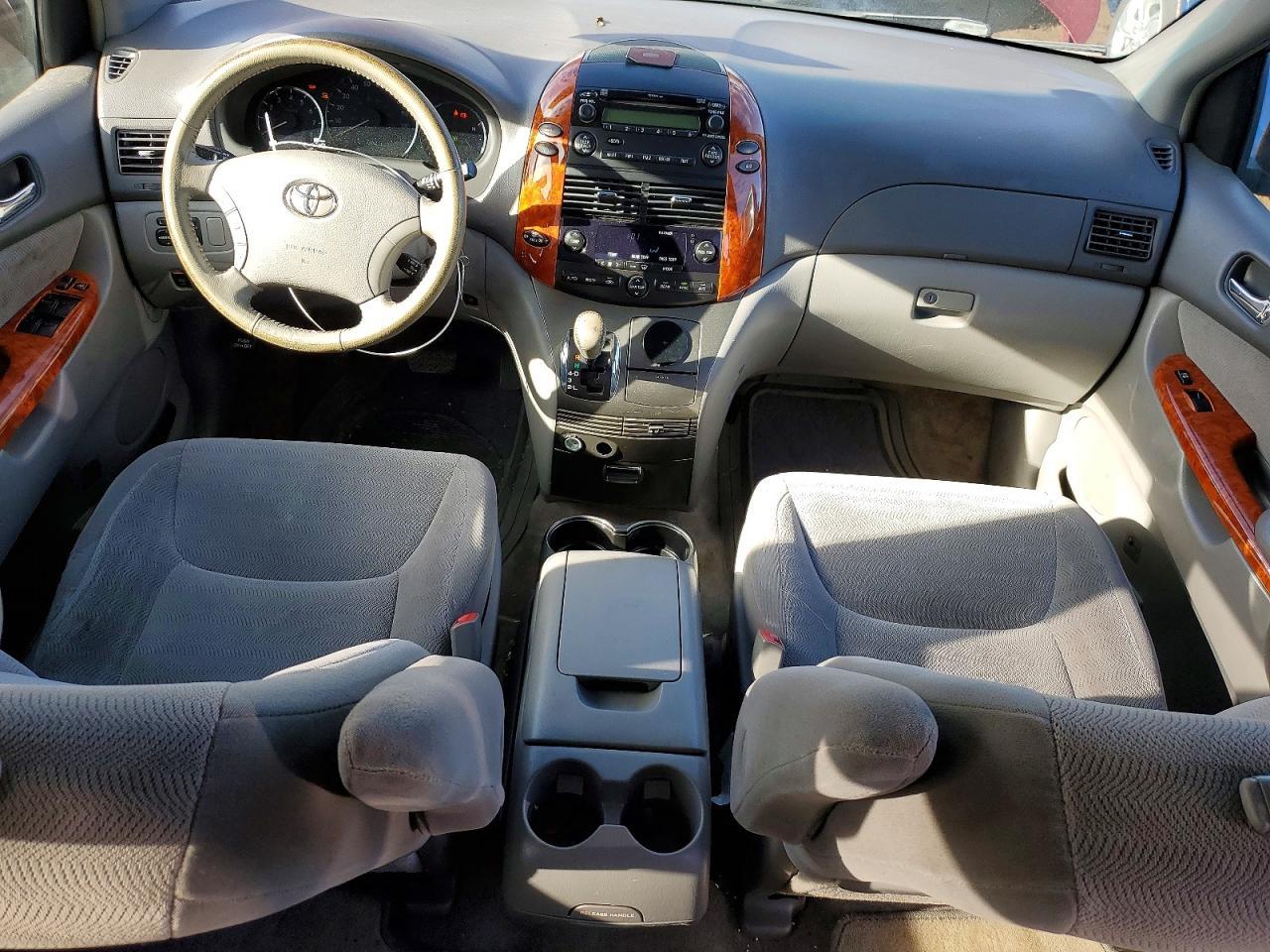 2008 TOYOTA SIENNA