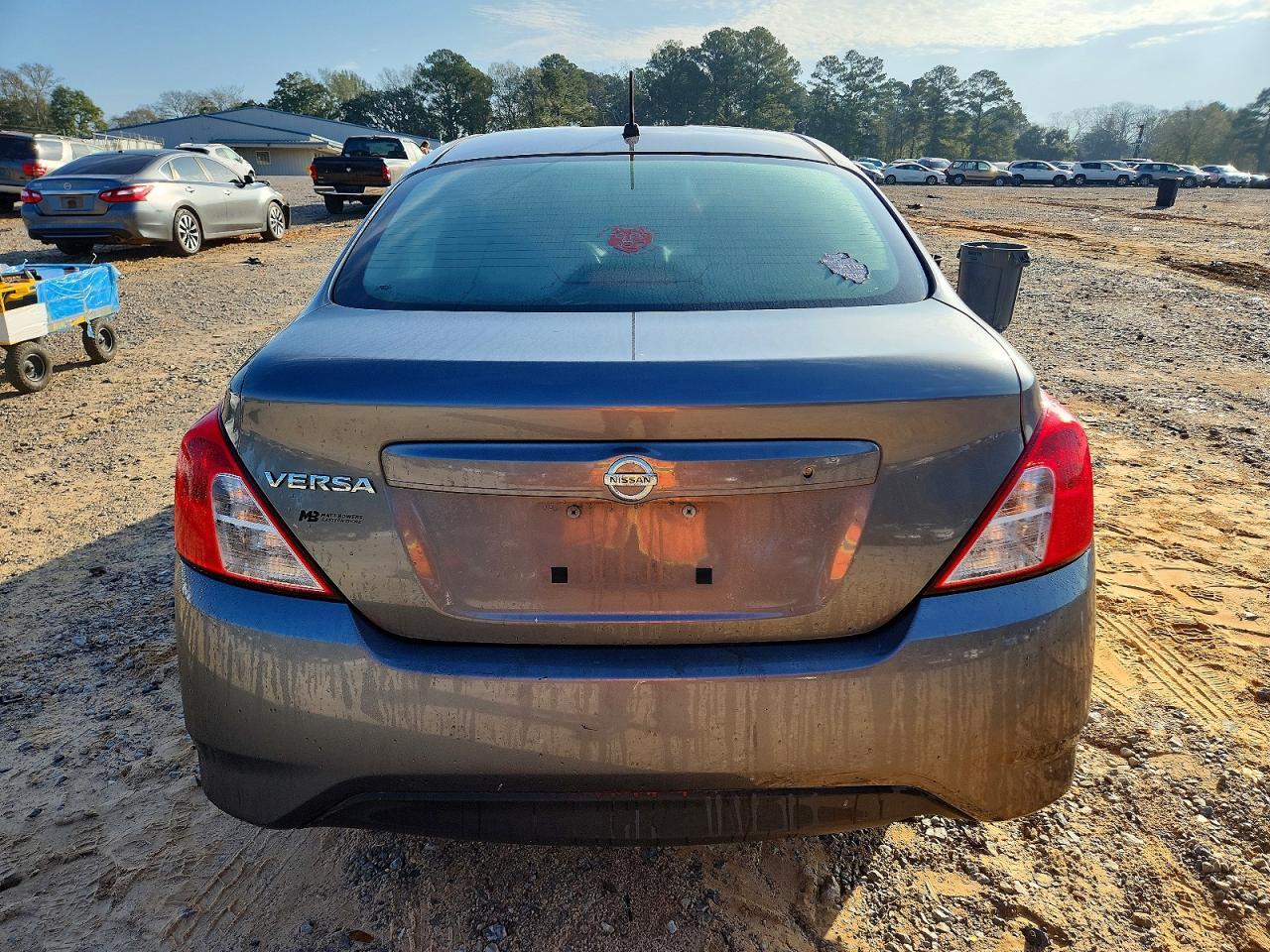 2018 NISSAN VERSA