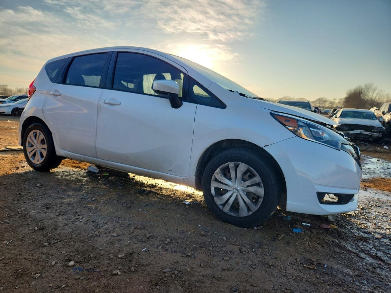 2017 NISSAN Versa Note
