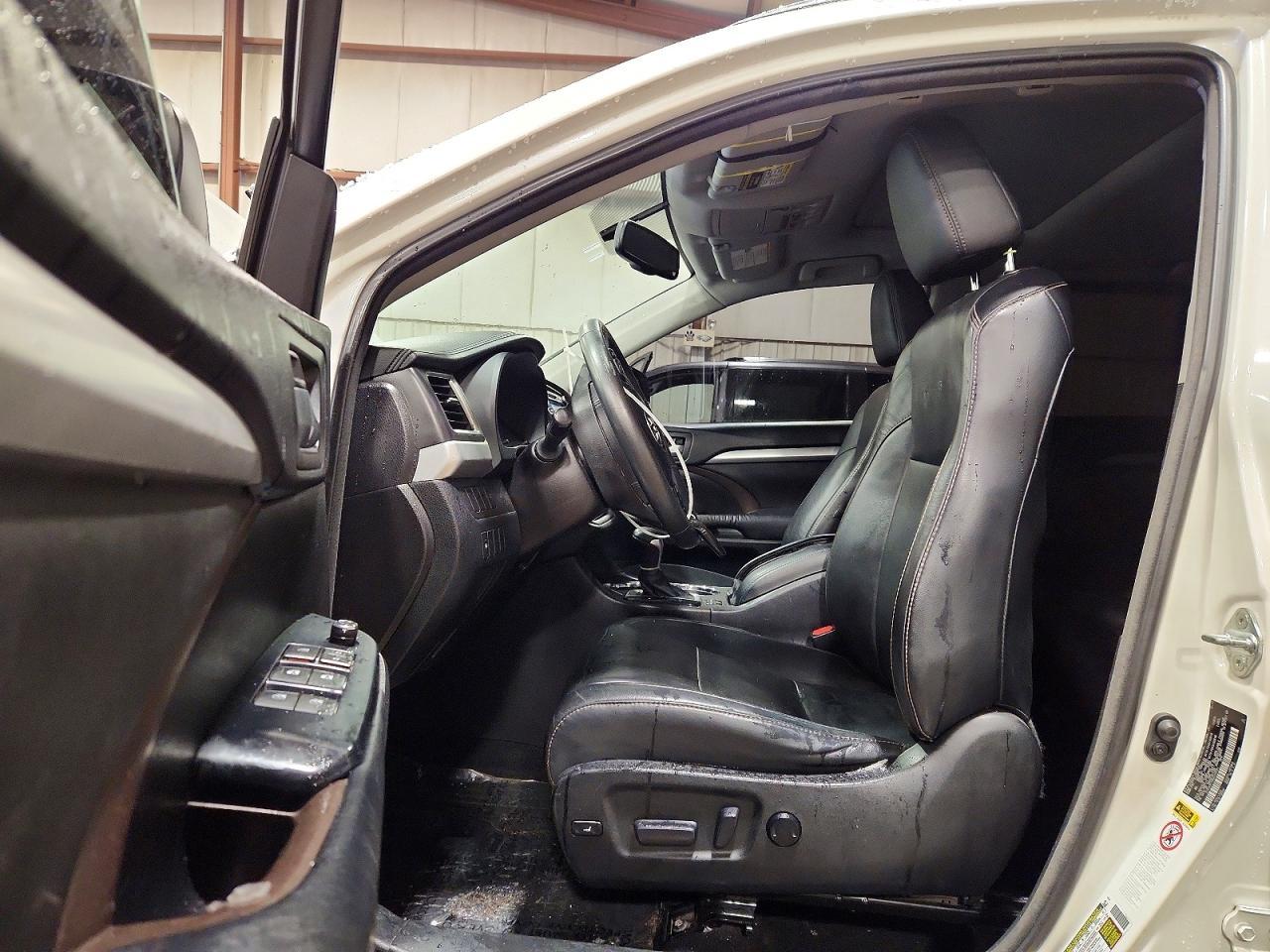 2016 TOYOTA HIGHLANDER