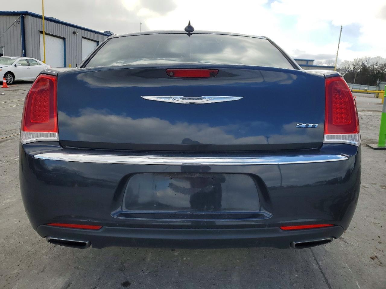 2018 CHRYSLER 300