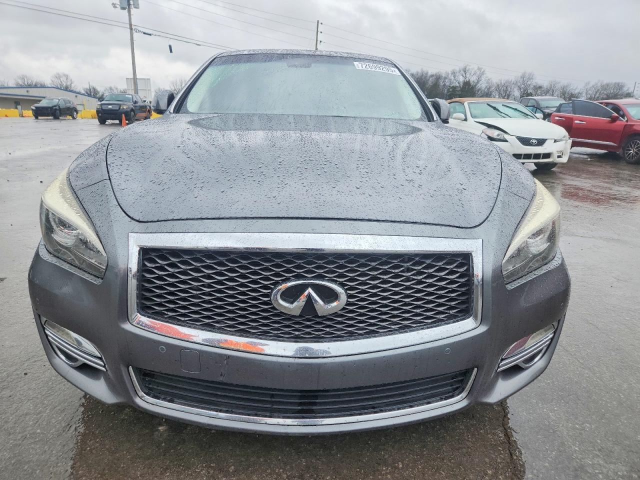 2016 INFINITI Q70