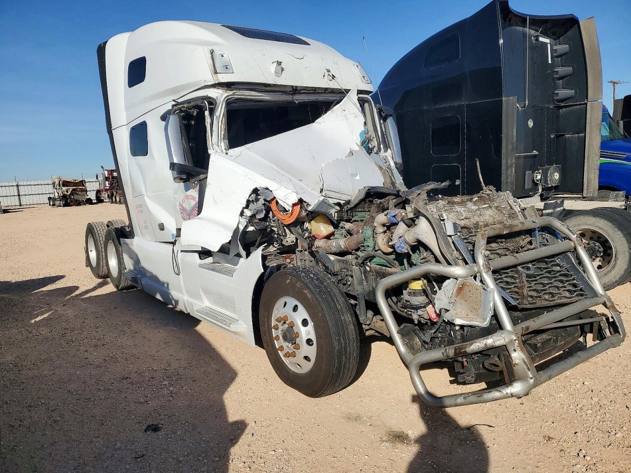 2023 VOLVO VNL