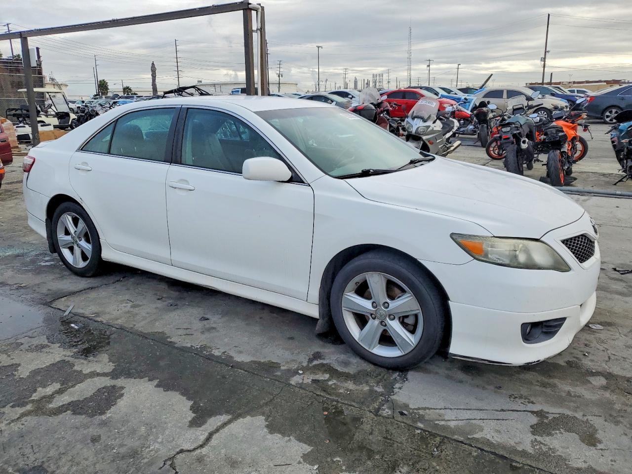 2011 TOYOTA CAMRY