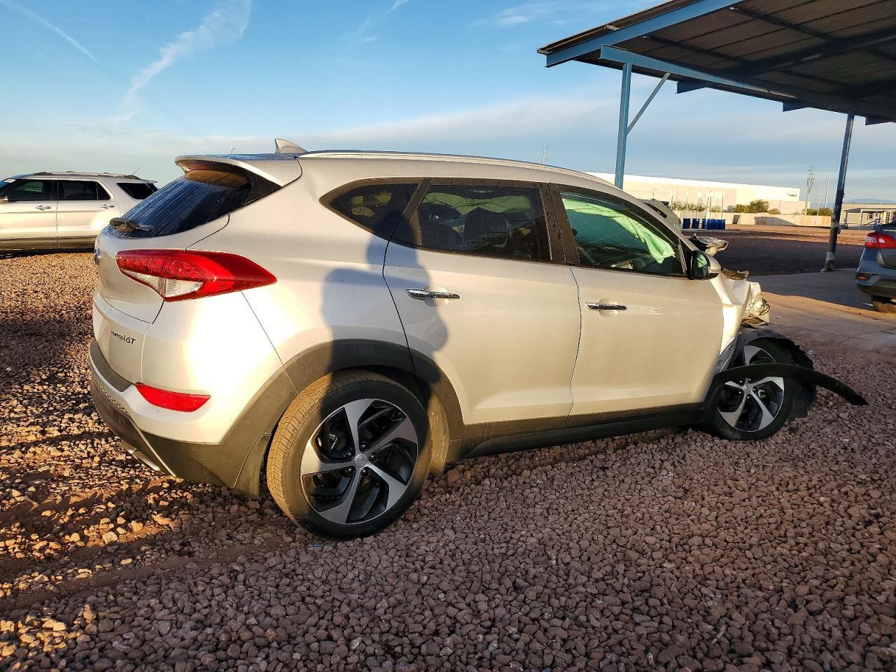 2016 HYUNDAI TUCSON