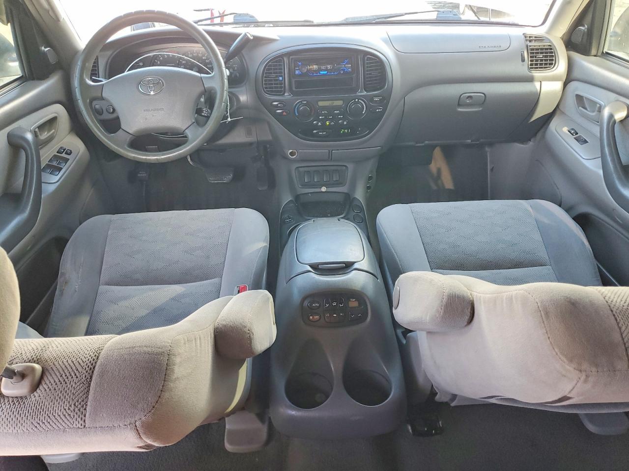 2005 TOYOTA Sequoia