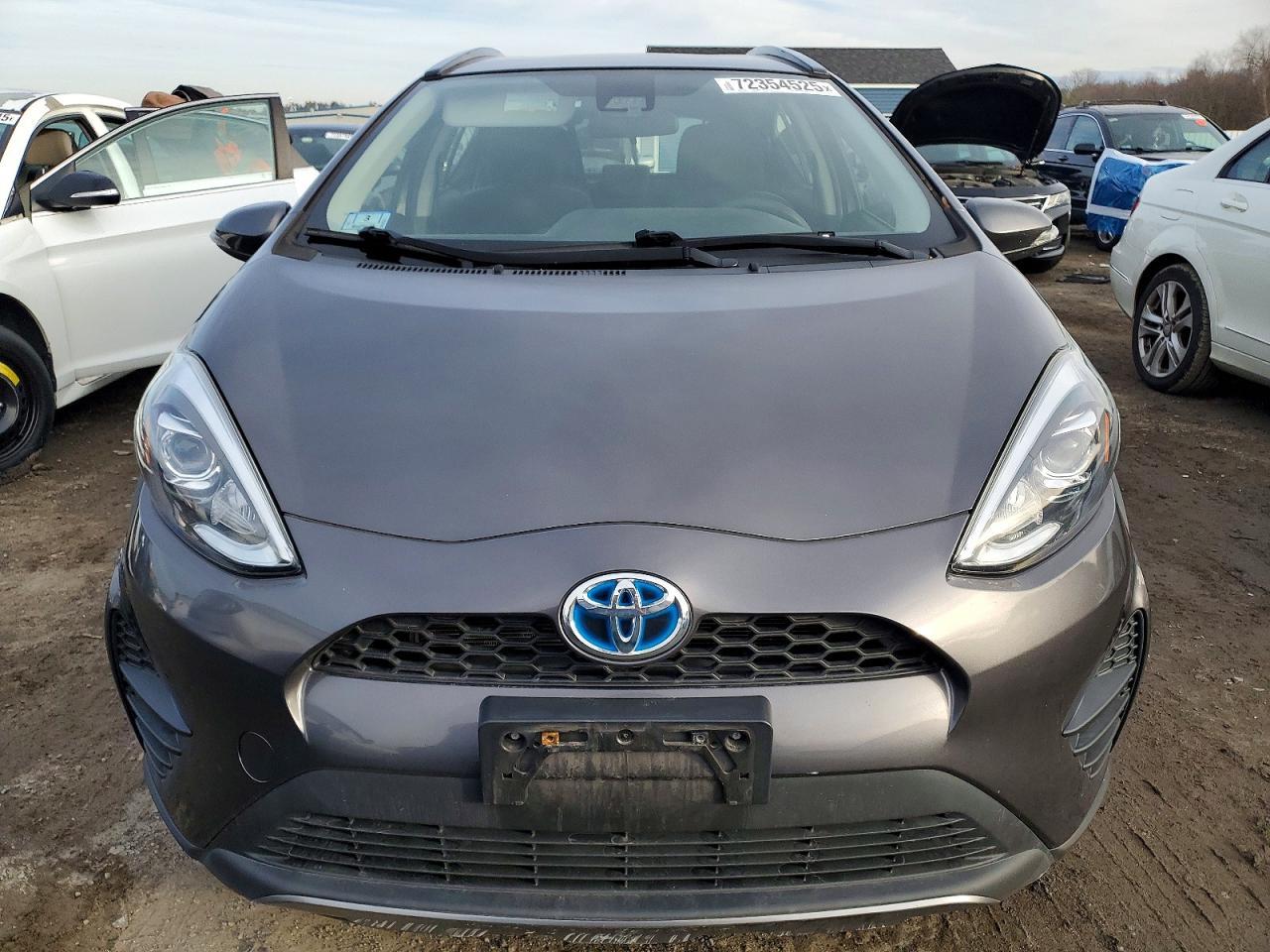 2019 TOYOTA Prius c