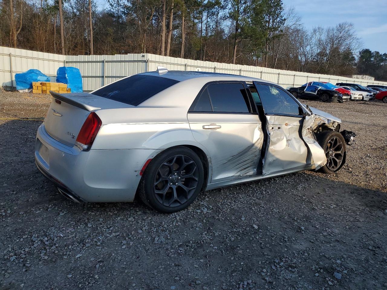 2019 CHRYSLER 300