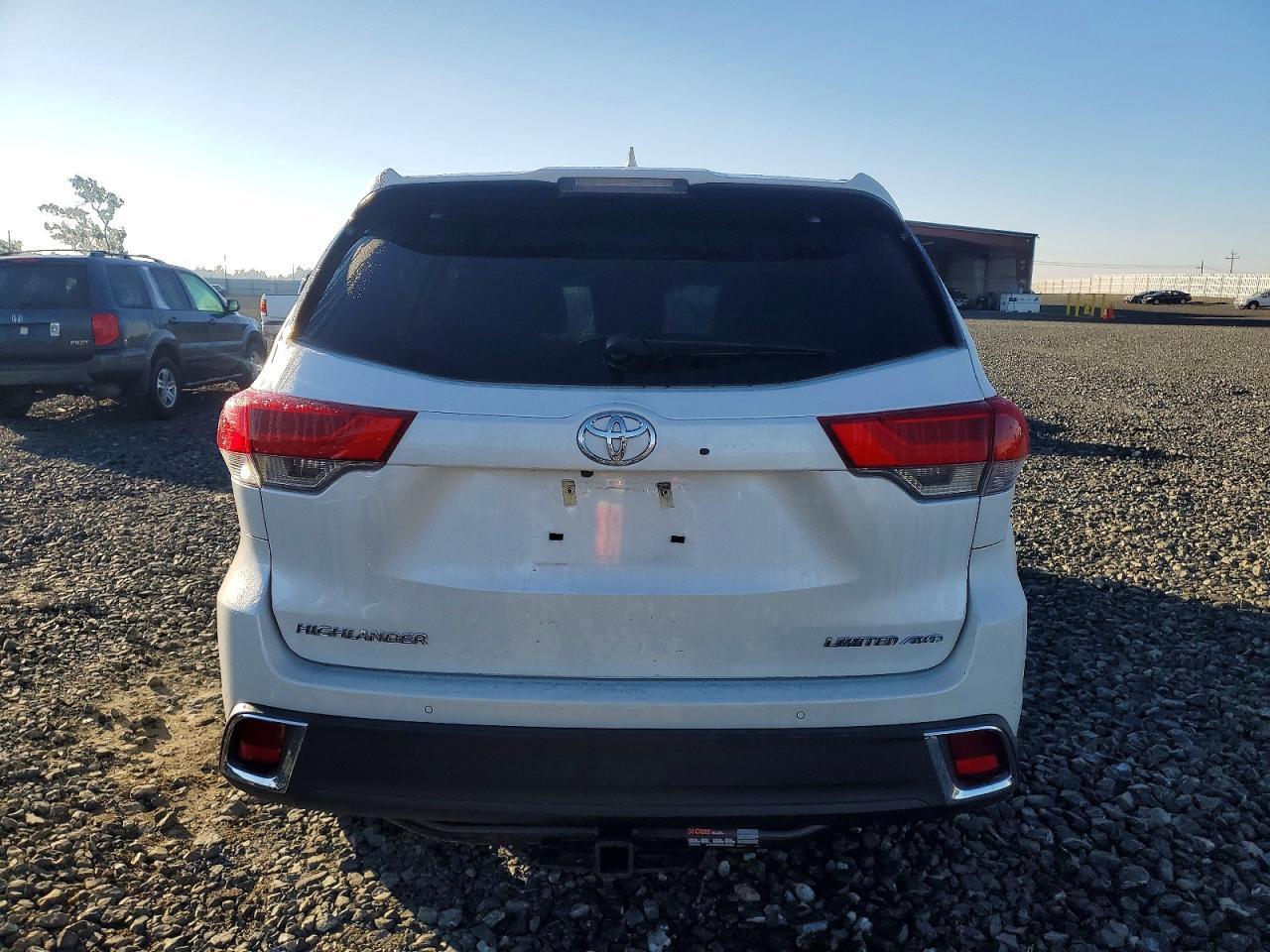2017 TOYOTA HIGHLANDER