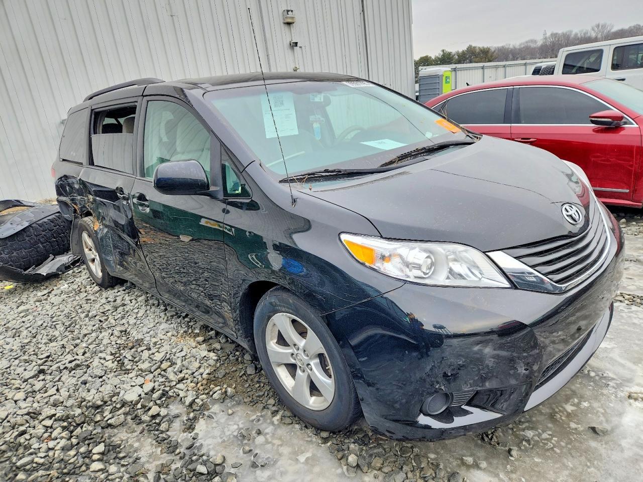 2014 TOYOTA SIENNA