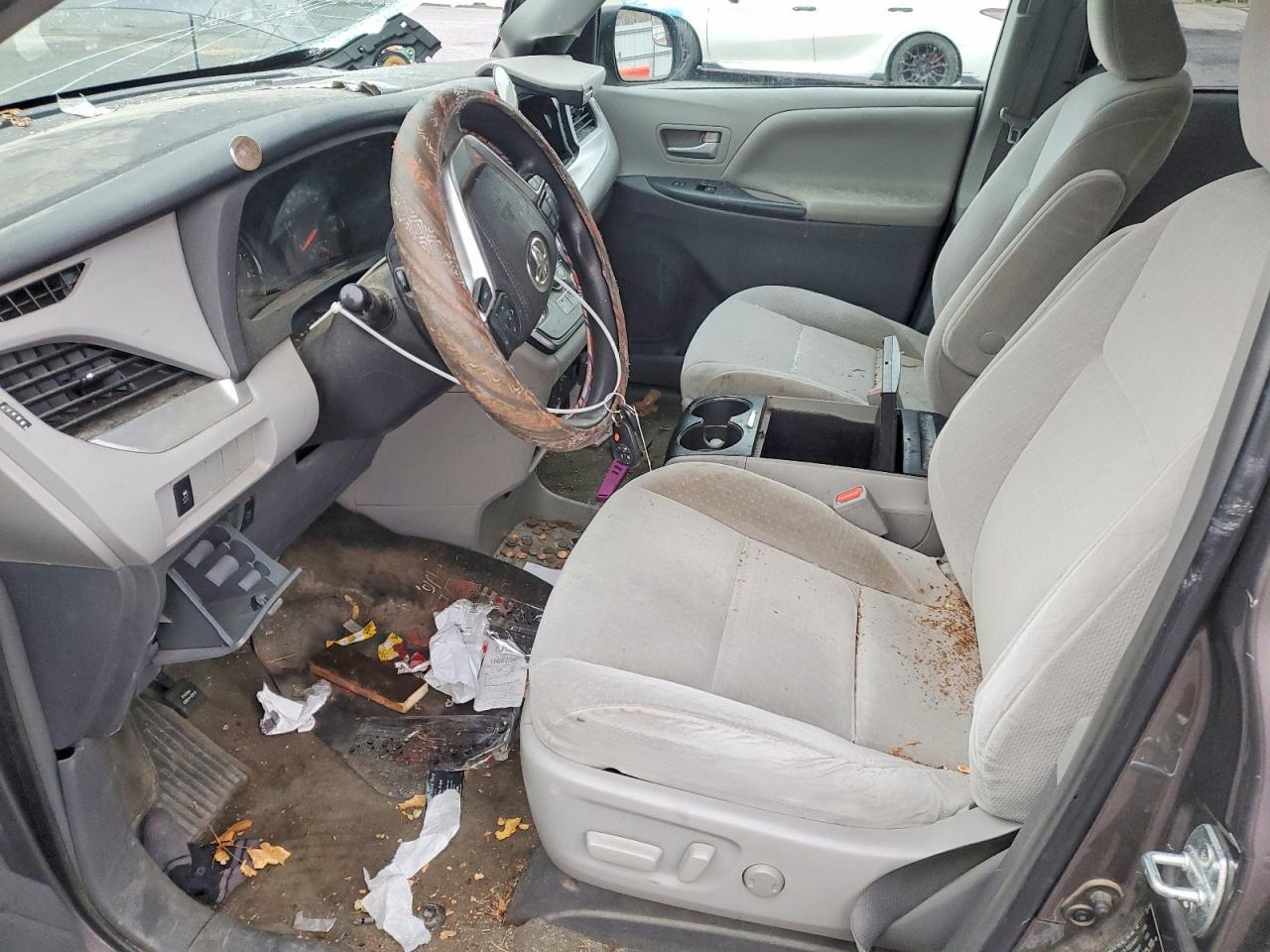 2015 TOYOTA SIENNA