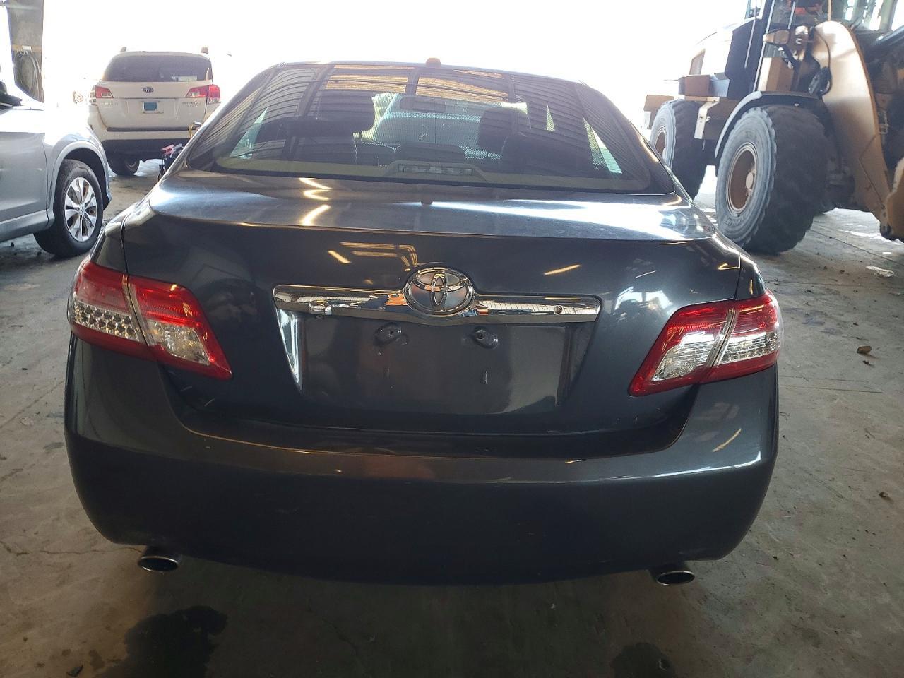 2011 TOYOTA CAMRY