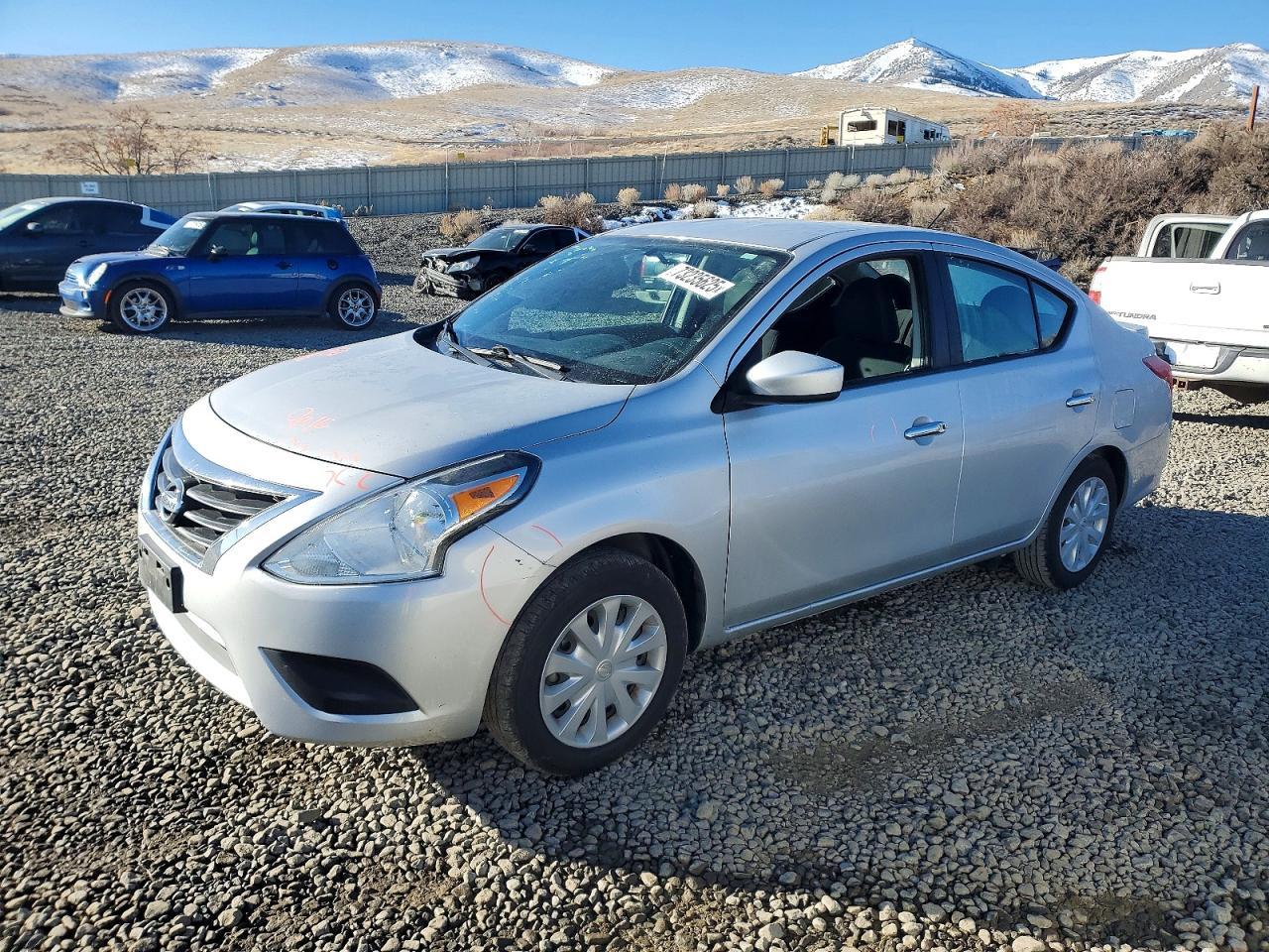 2017 NISSAN VERSA