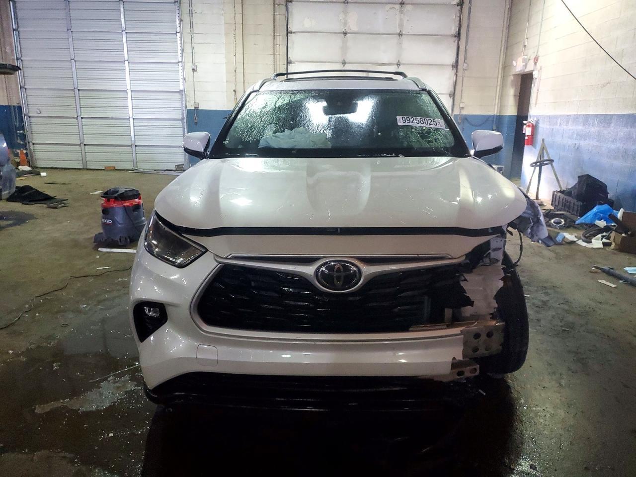2024 TOYOTA HIGHLANDER