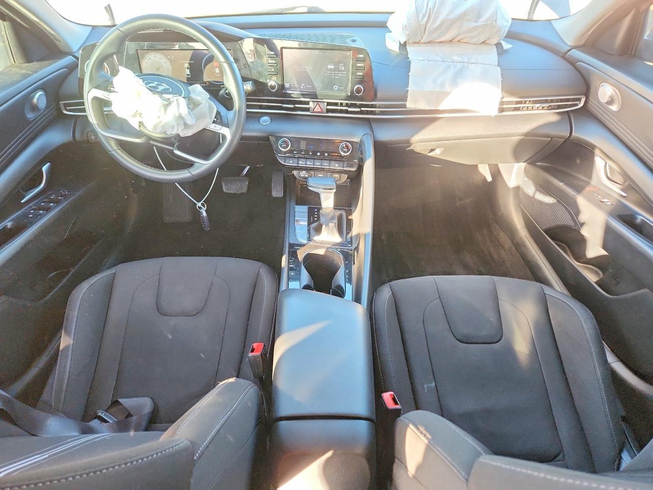 2022 HYUNDAI ELANTRA