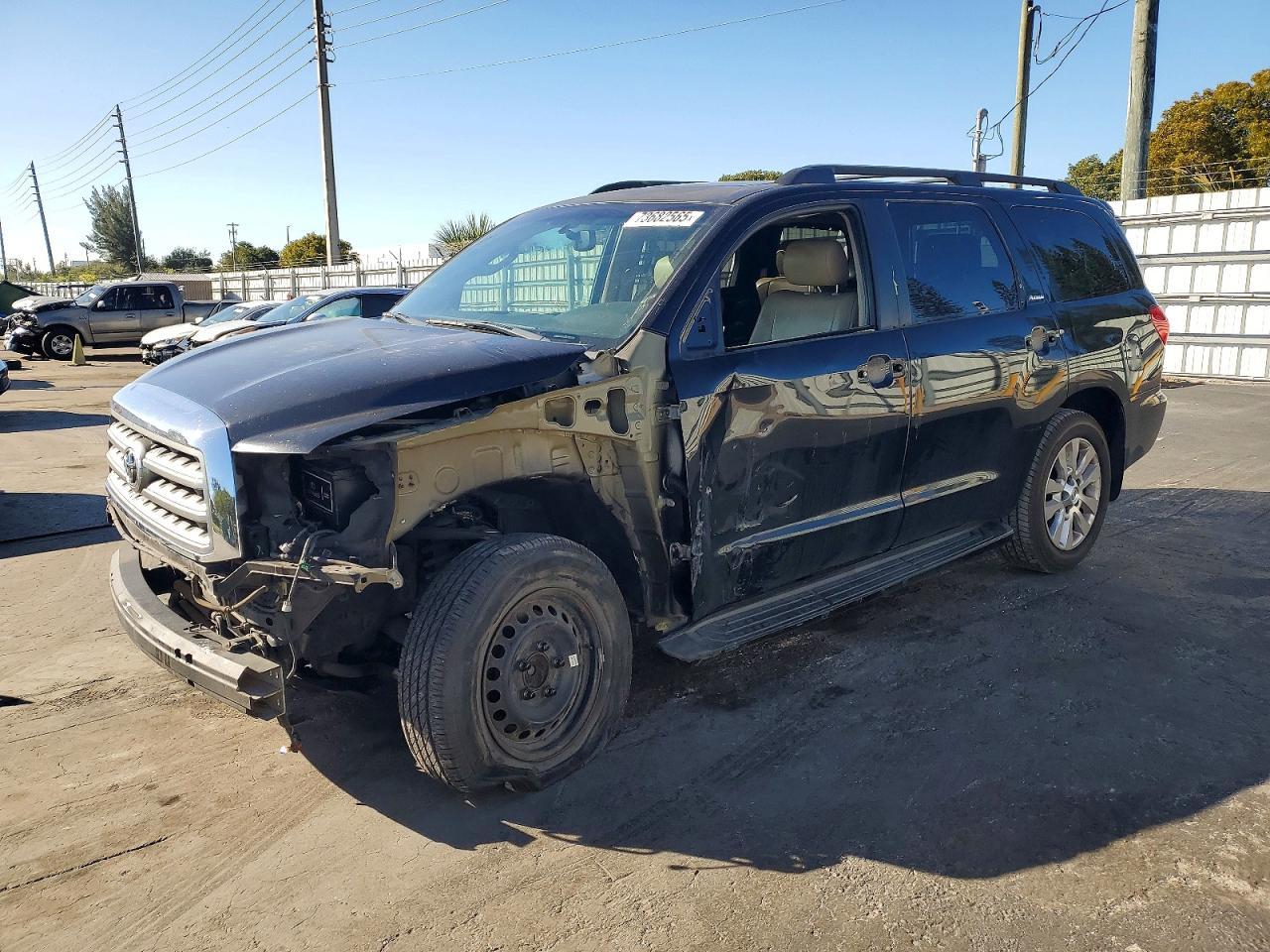 2013 TOYOTA Sequoia