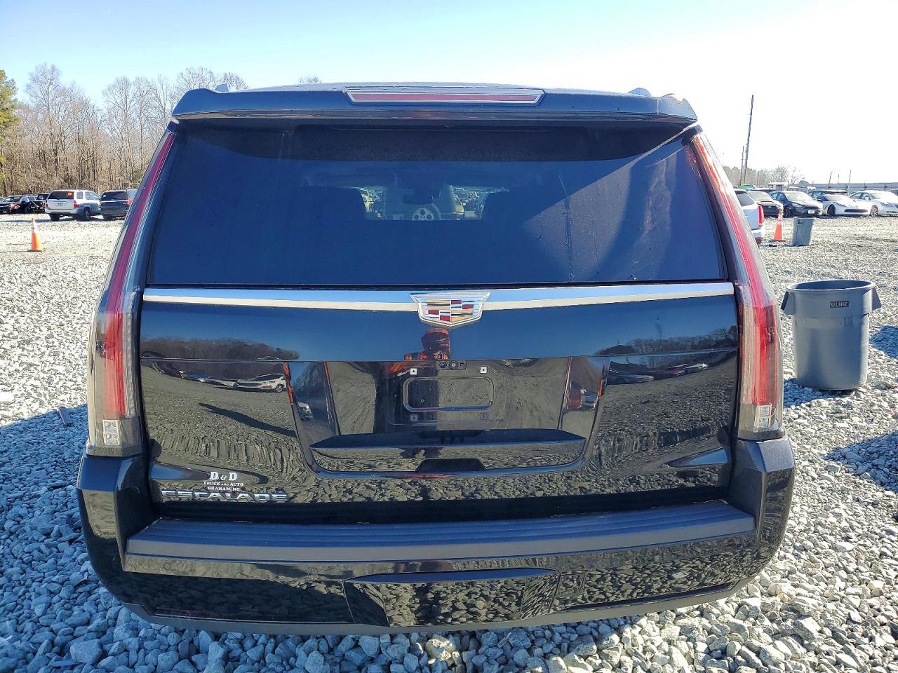 2017 CADILLAC ESCALADE