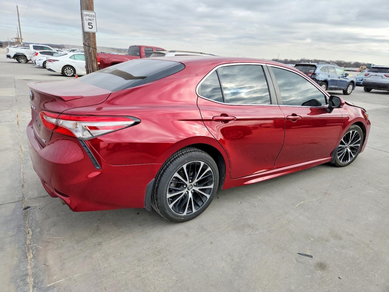 2018 TOYOTA CAMRY