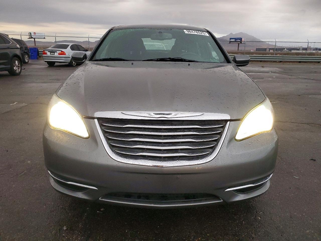 2013 CHRYSLER 200