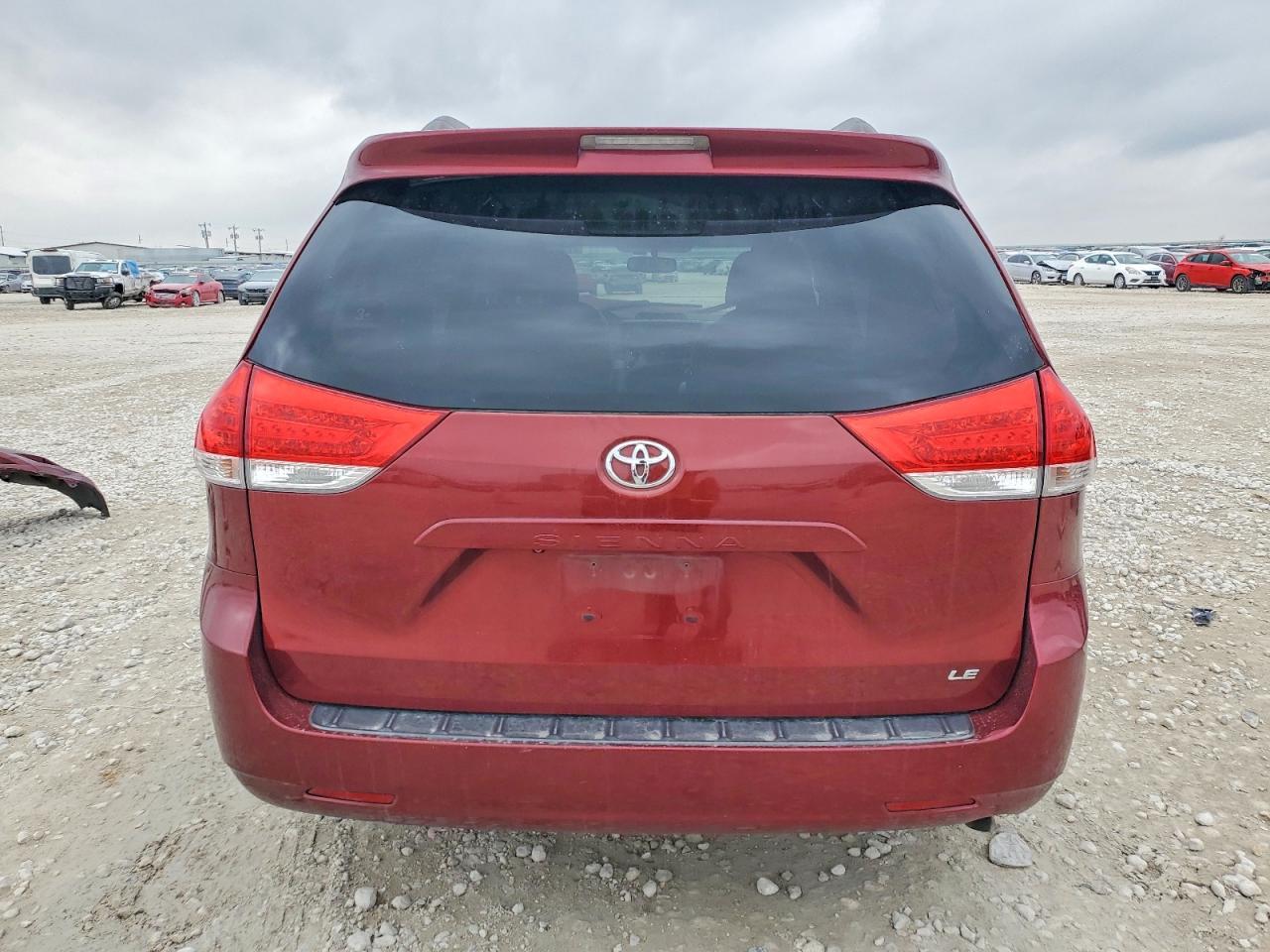 2013 TOYOTA SIENNA
