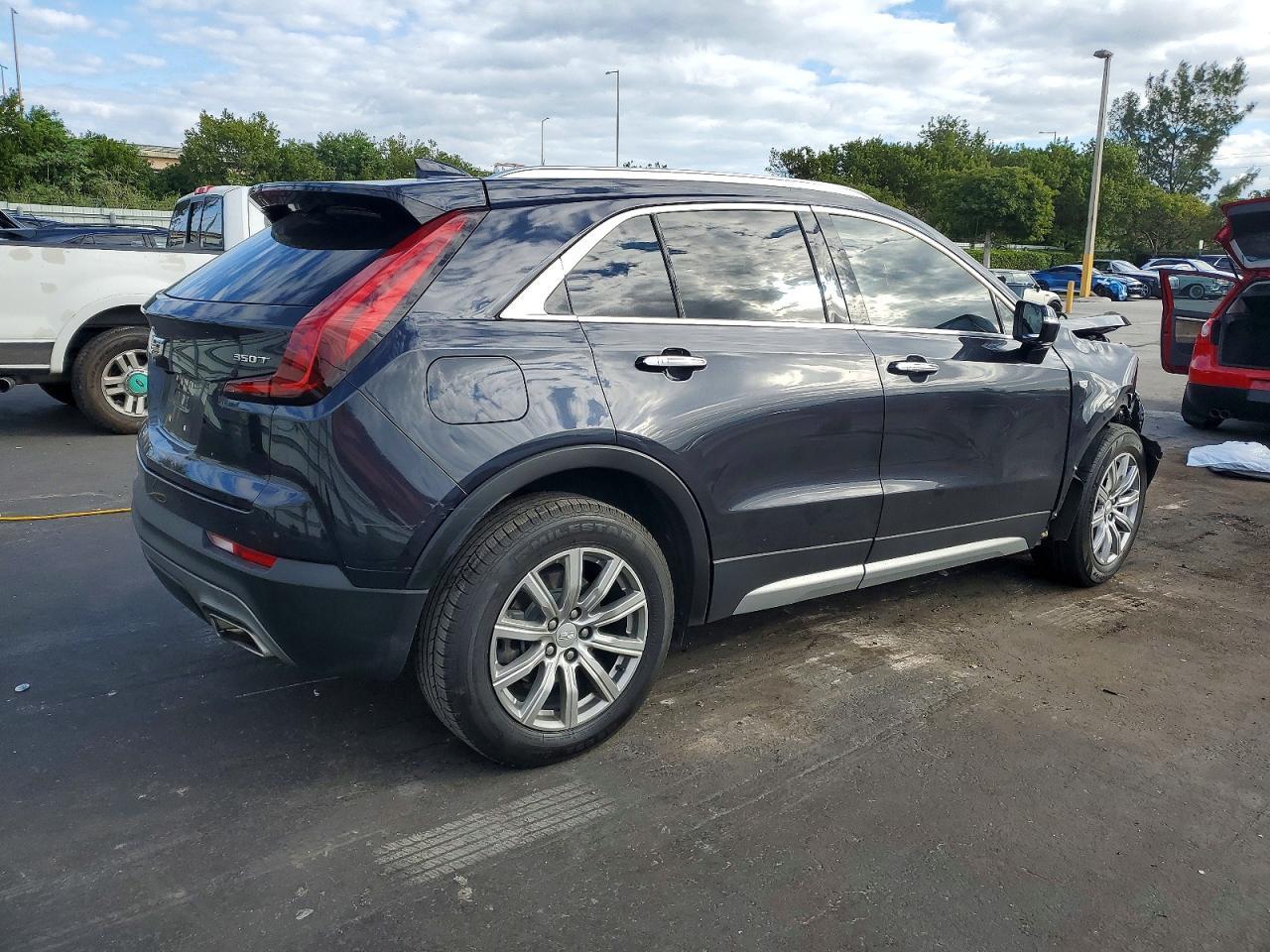 2023 CADILLAC XT4