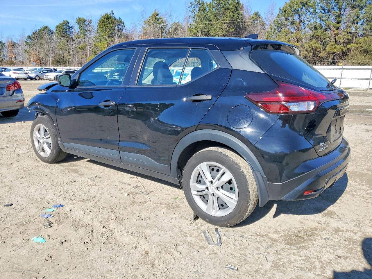 2024 NISSAN KICKS