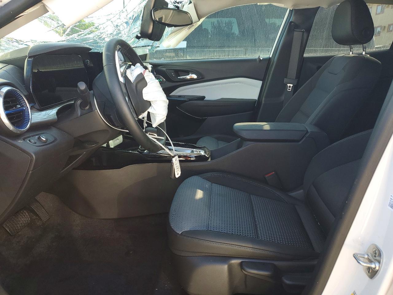 2025 CHEVROLET TRAX