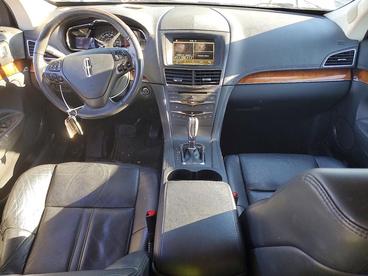 2016 LINCOLN MKT