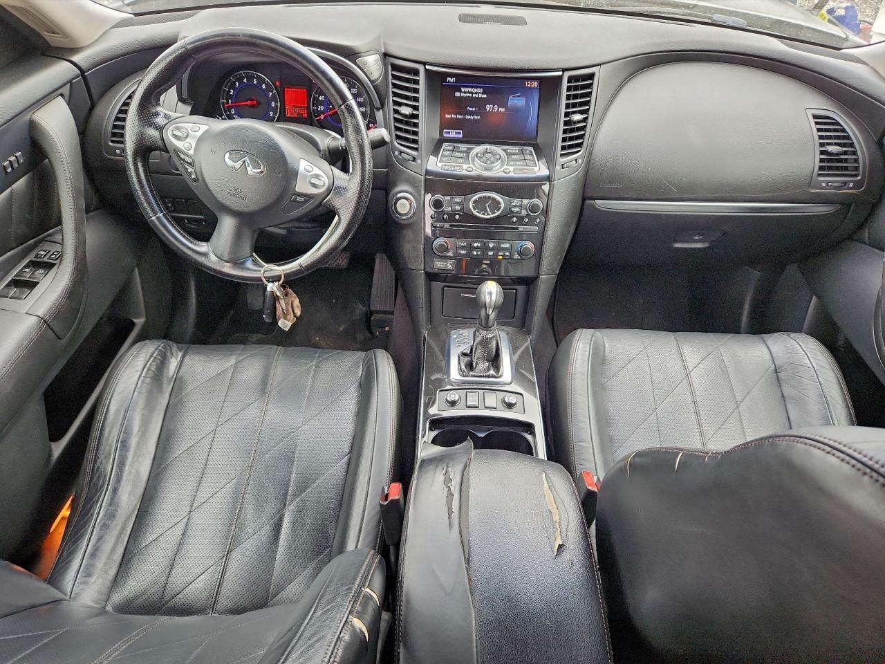 2010 INFINITI FX35