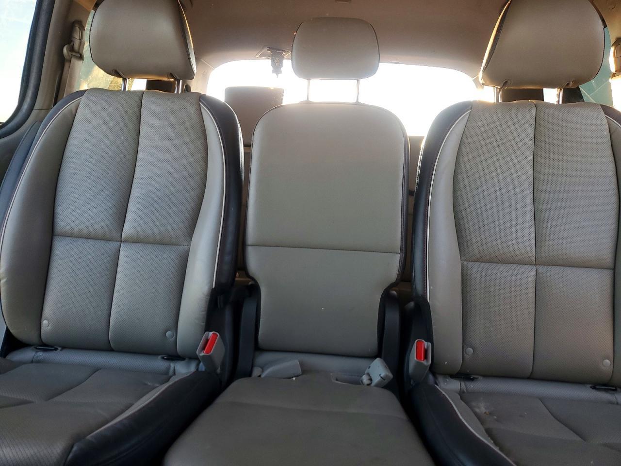 2016 KIA SEDONA