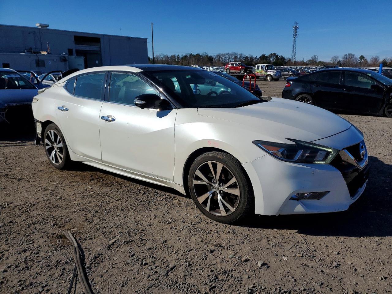 2016 NISSAN Maxima