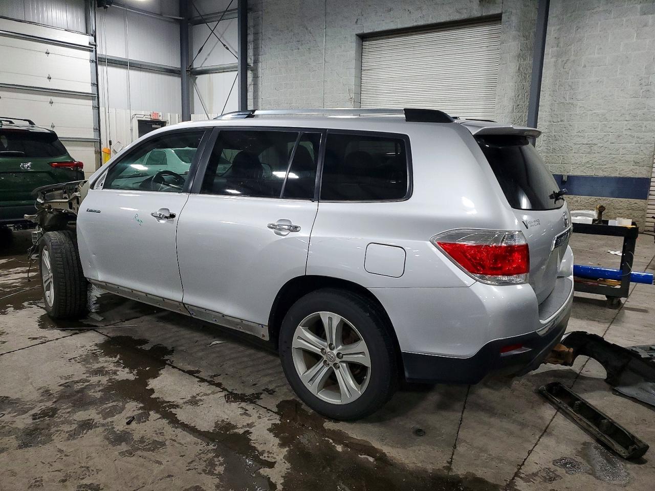 2013 TOYOTA HIGHLANDER